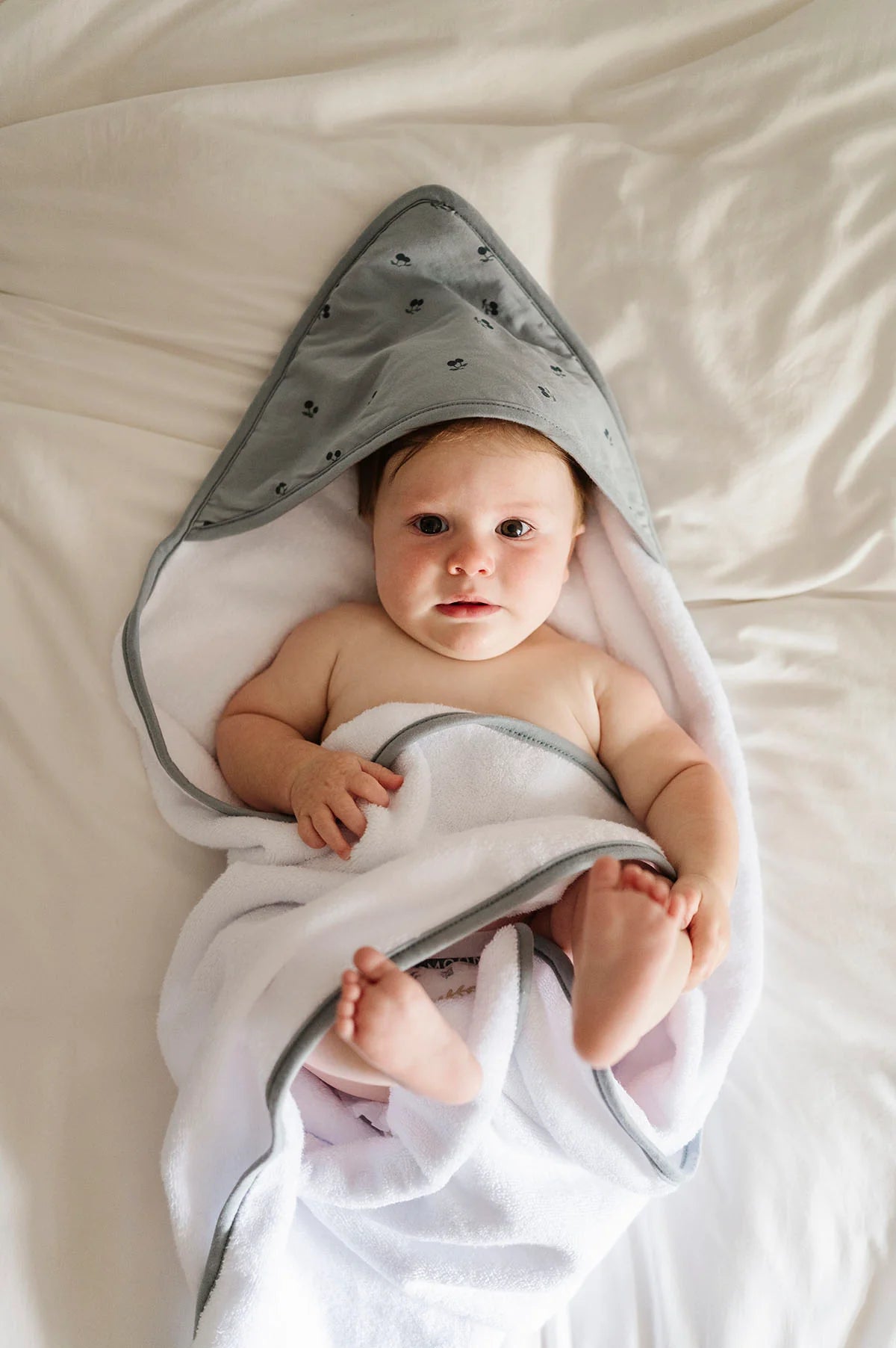 Elys & Co Printed Hooded Towel and Washcloth Set - Blue Cherry