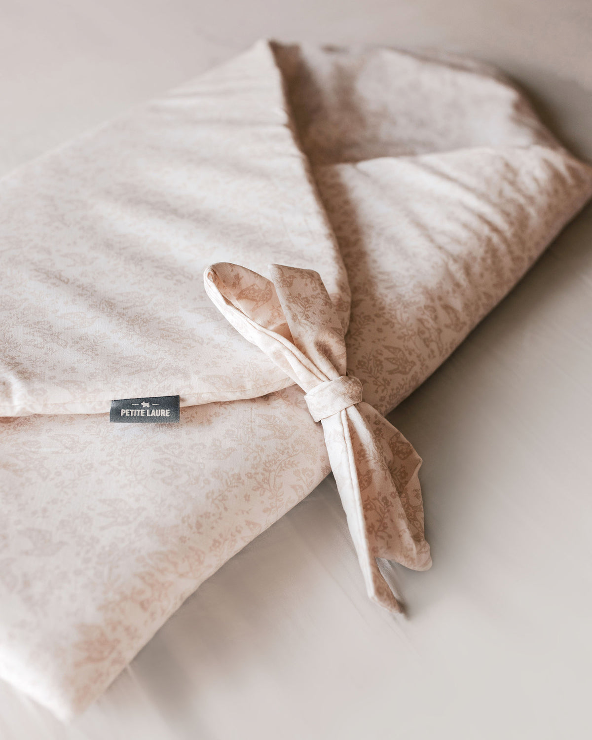 Petite Laure Pigeons Wrap - Beige