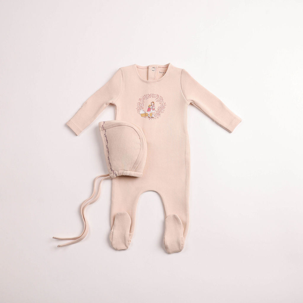 Bee & Dee Cradle Scene Footie & Bonnet - Champagne Pink