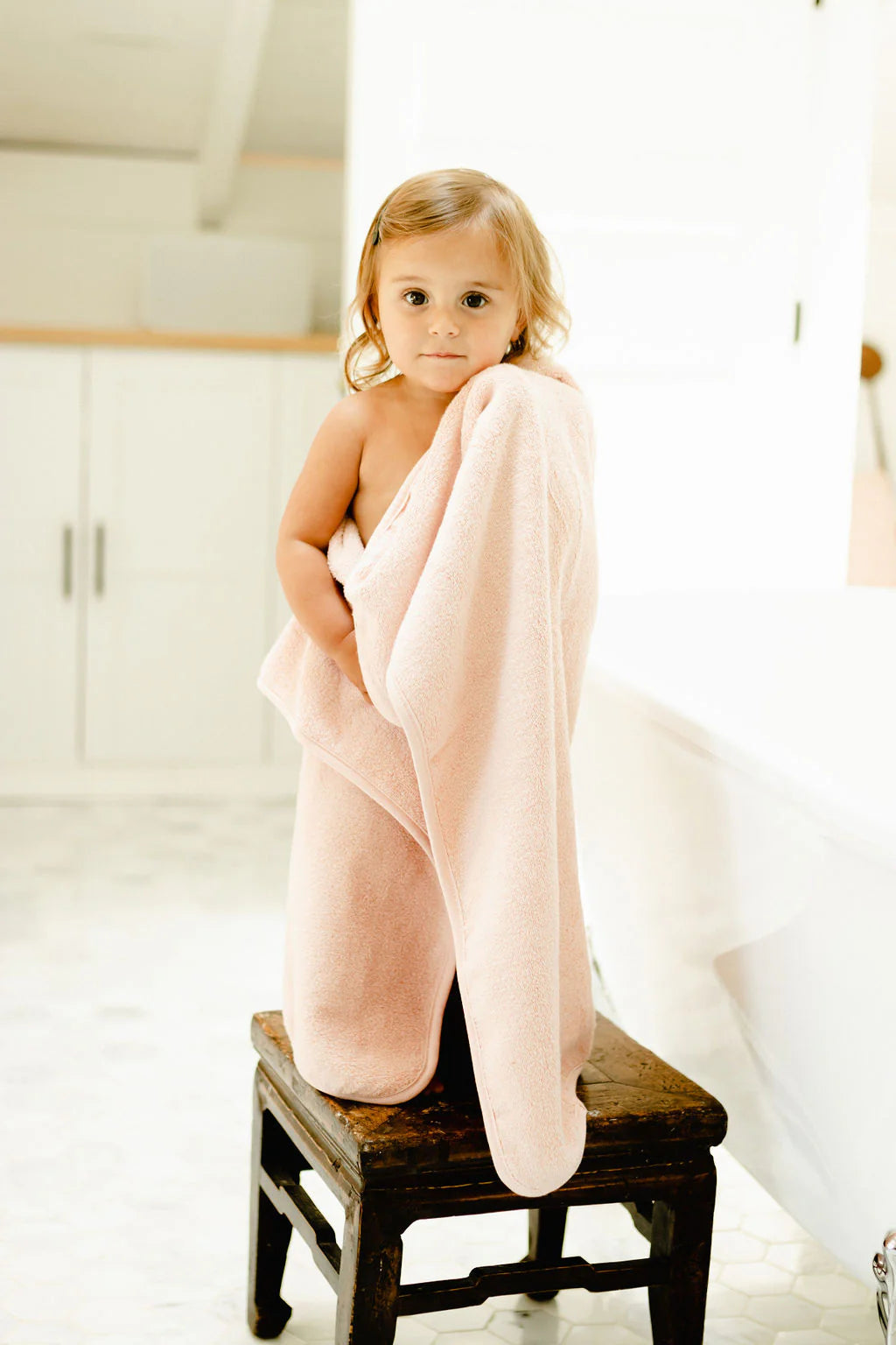 Elys & Co Sold Scalloped Hooded Towel and Washcloth Set - Pink