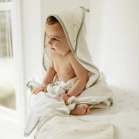 Elys & Co Printed Hooded Towel and Washcloth Set - Sage Pear