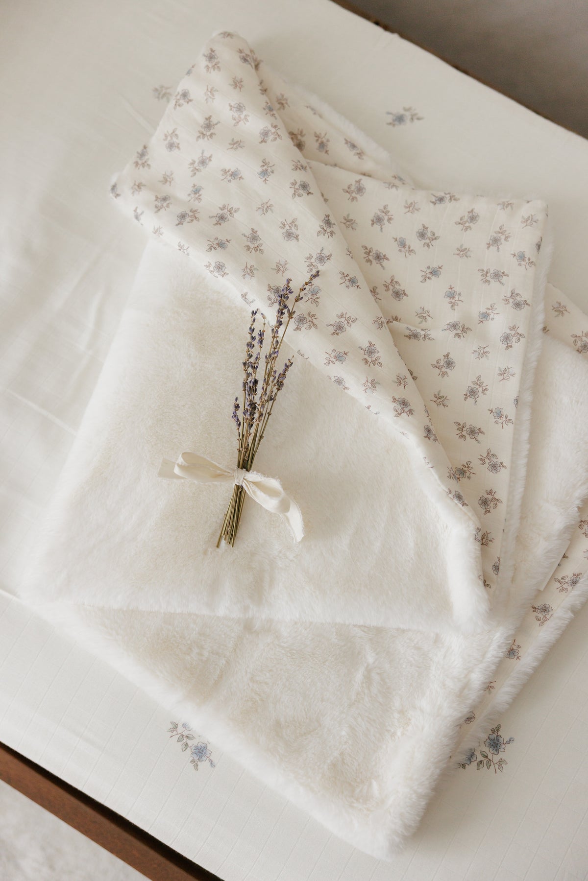 Peluche Blossom Lux Fur Blanket - Powder