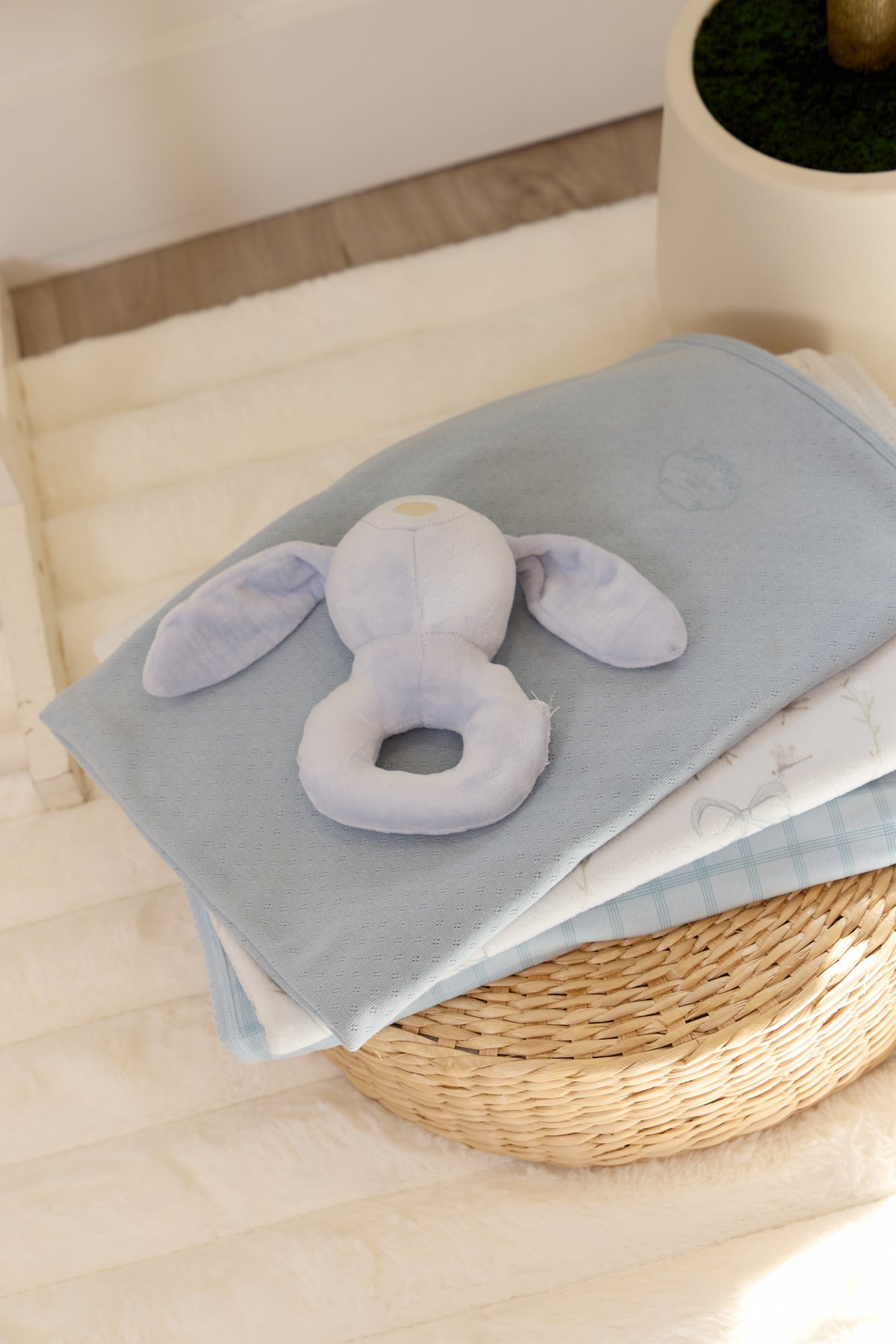 Kipp Petit Toile Bunny Rattle - Blue