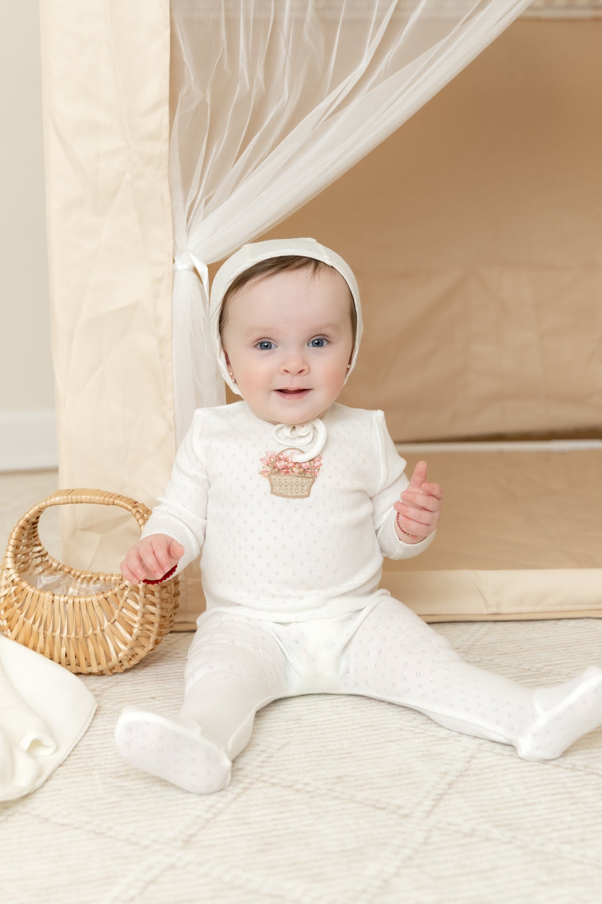 Bee & Dee Crochet Basket Footie & Bonnet - Chalk White Girls