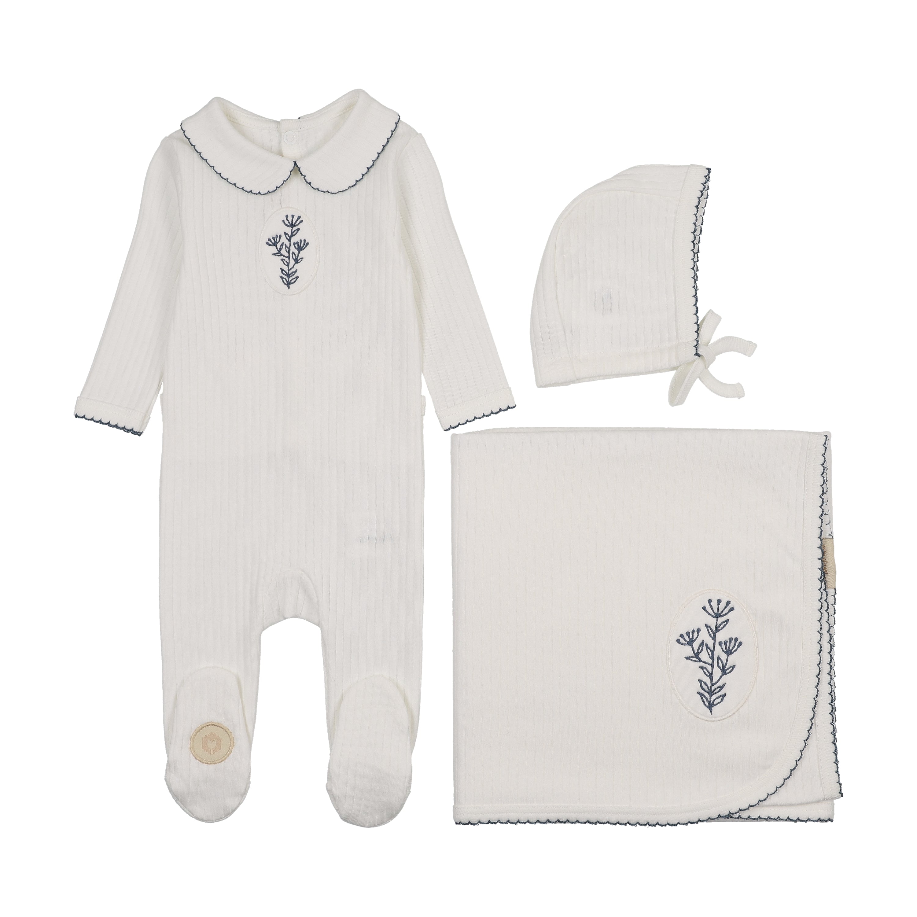 Mon Tresor Scallop Vine Layette Set - Ivory/Blue