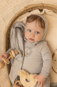 Bee & Dee Cradle Scene Footie & Bonnet - Crisp Blue