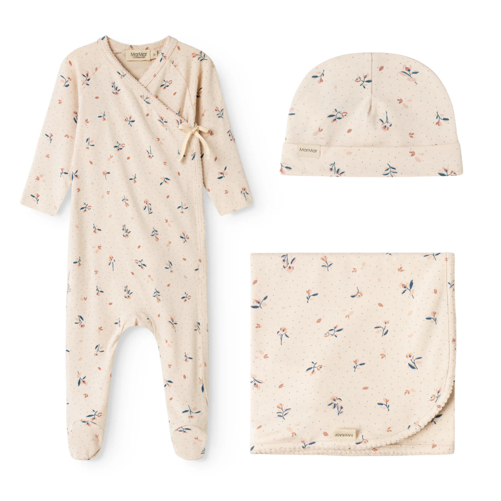 Marmar Roses Layette Set