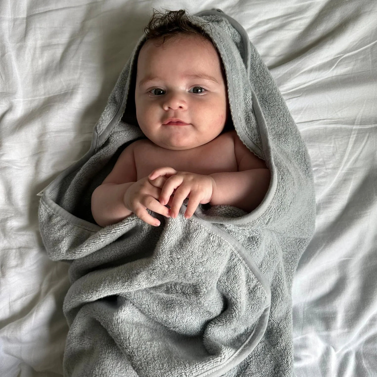 Elys & Co Sold Scalloped Hooded Towel and Washcloth Set - Blue